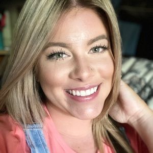 Meet your Posher, Olivia